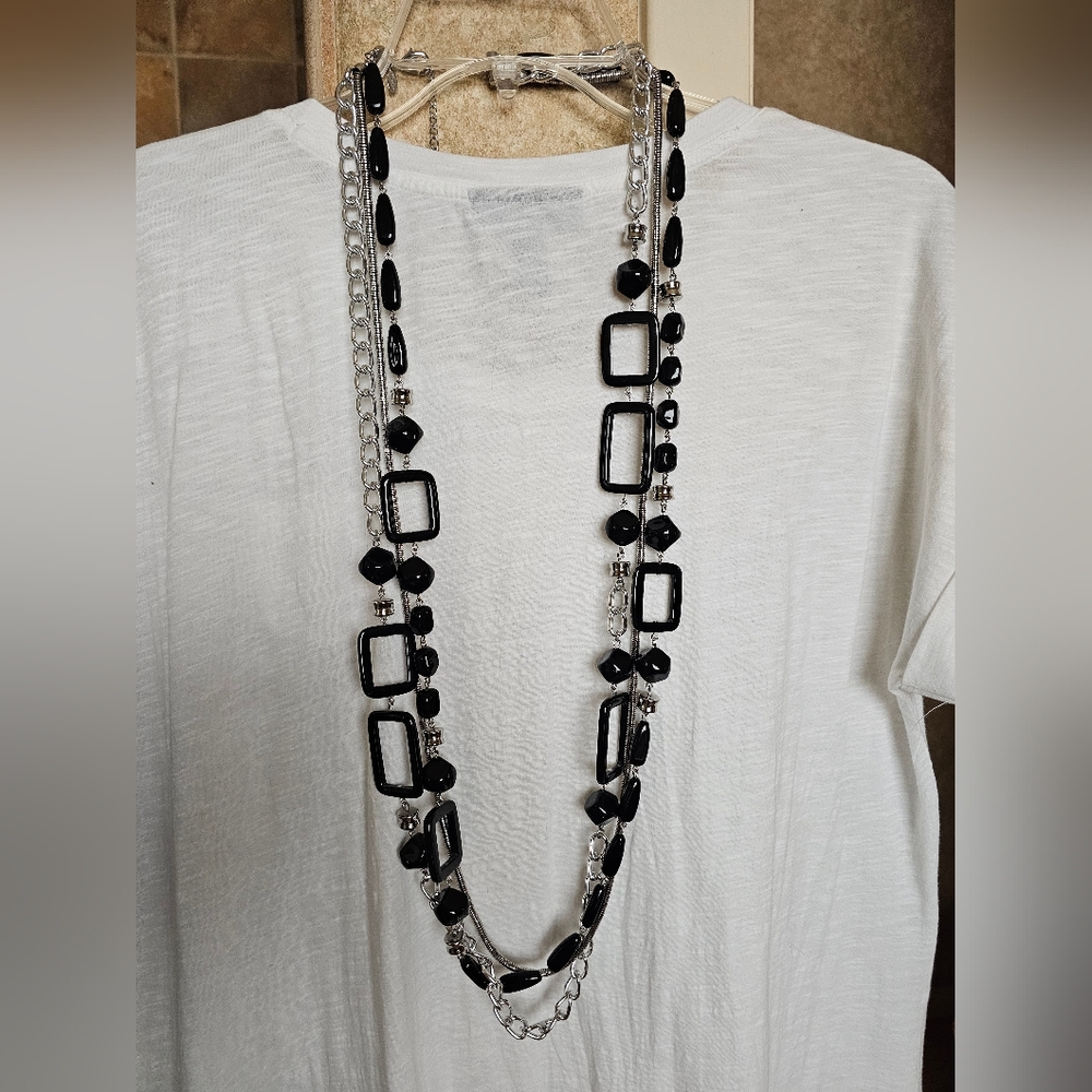 NWOT Chico's Black and Silver Statement Necklace